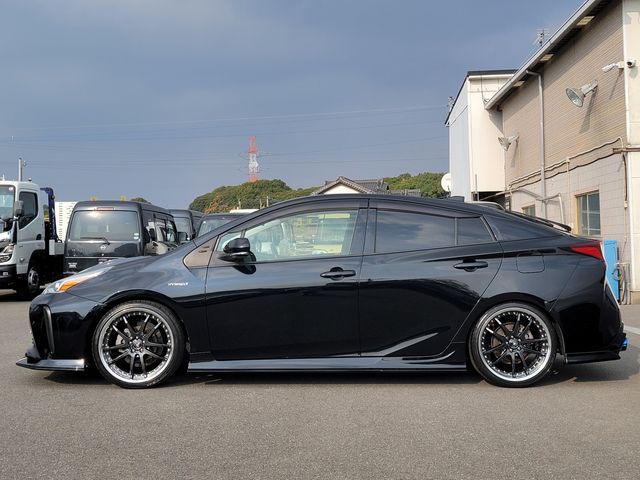 TOYOTA PRIUS 2019 Image 31