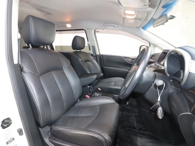 NISSAN ELGRAND 2013 Image 31
