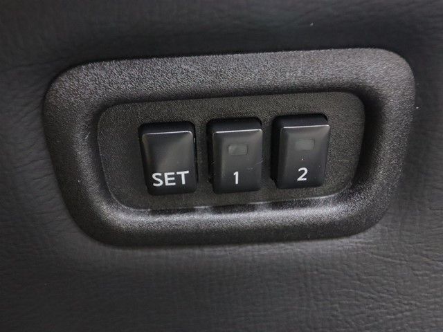 NISSAN ELGRAND 2013 Image 31