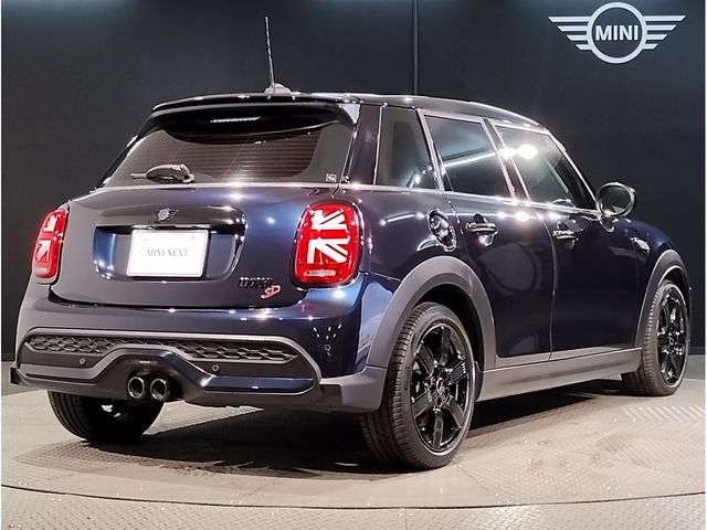 BMW MINI COOPER SD 5DOOR 2022 Image 31