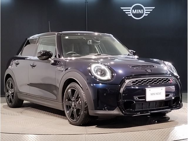 BMW MINI COOPER SD 5DOOR 2022 Image 31