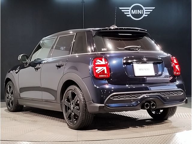 BMW MINI COOPER SD 5DOOR 2022 Image 31