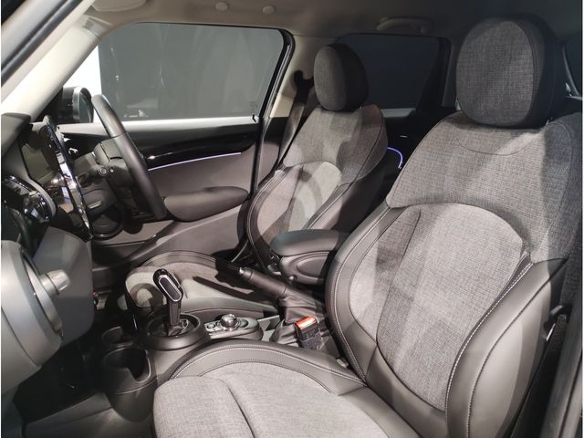 BMW MINI COOPER SD 5DOOR 2022 Image 31