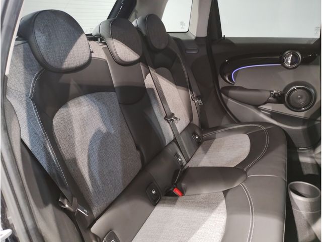 BMW MINI COOPER SD 5DOOR 2022 Image 31