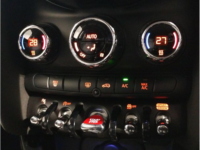 BMW MINI COOPER SD 5DOOR 2022 Image 31