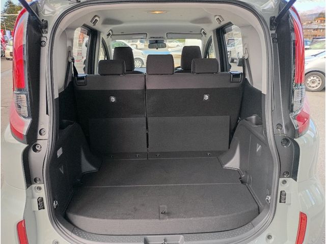 TOYOTA SIENTA HYBRID 2024 Image 31