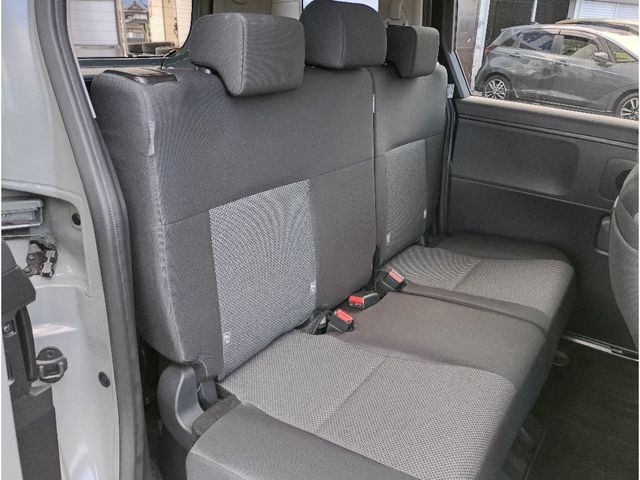 TOYOTA SIENTA HYBRID 2024 Image 31