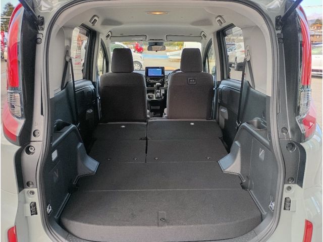 TOYOTA SIENTA HYBRID 2024 Image 31