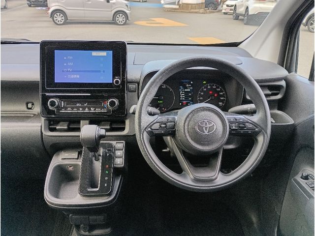 TOYOTA SIENTA HYBRID 2024 Image 31
