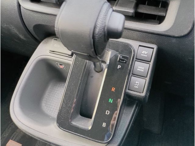 TOYOTA SIENTA HYBRID 2024 Image 31