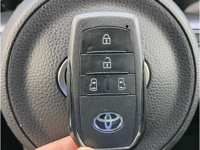 TOYOTA SIENTA HYBRID 2024 Image 31