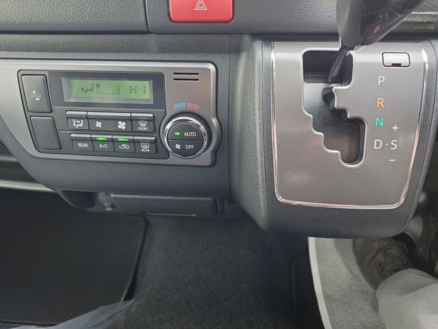 TOYOTA REGIUSACE VAN 2WD 2019 Image 31