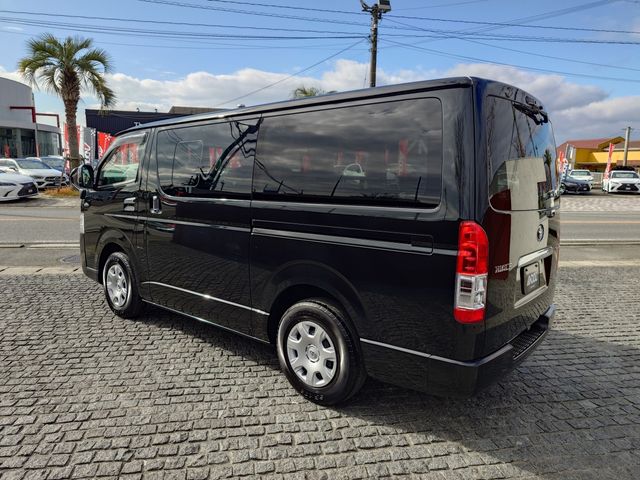 TOYOTA HIACE VAN 2WD 2023 Image 31