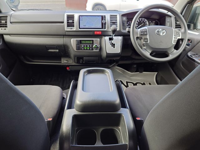 TOYOTA HIACE VAN 2WD 2023 Image 31