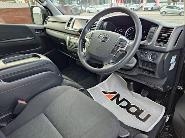 TOYOTA HIACE VAN 2WD 2023 Image 31