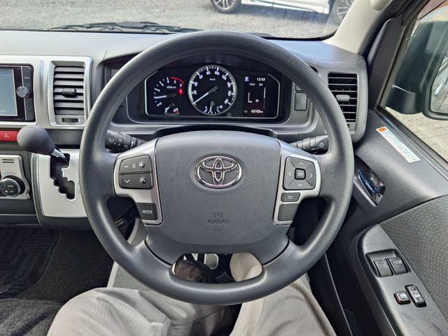 TOYOTA HIACE VAN 2WD 2023 Image 31