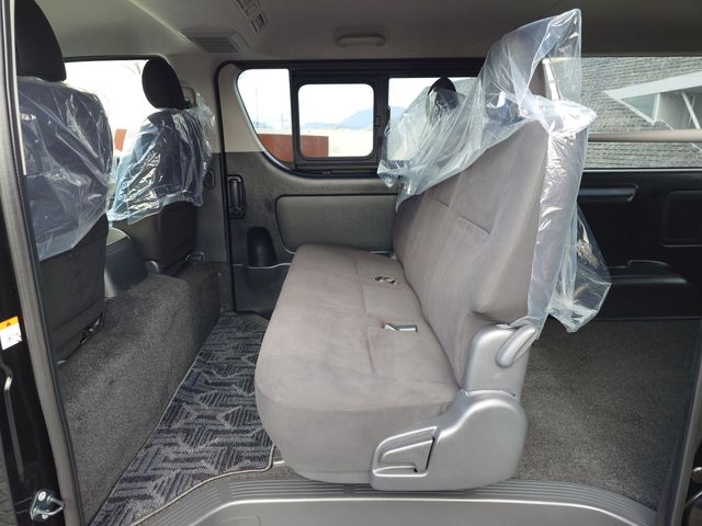TOYOTA HIACE VAN 2WD 2023 Image 31