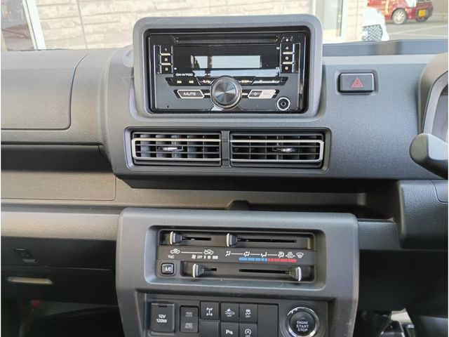 DAIHATSU HIJET TRUCK 4WD 2023 Image 31