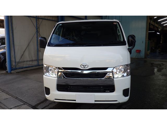 TOYOTA HIACE VAN 1.15T 2WD 2025 Image 31