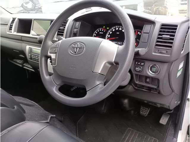 TOYOTA HIACE WAGON 2017 Image 31