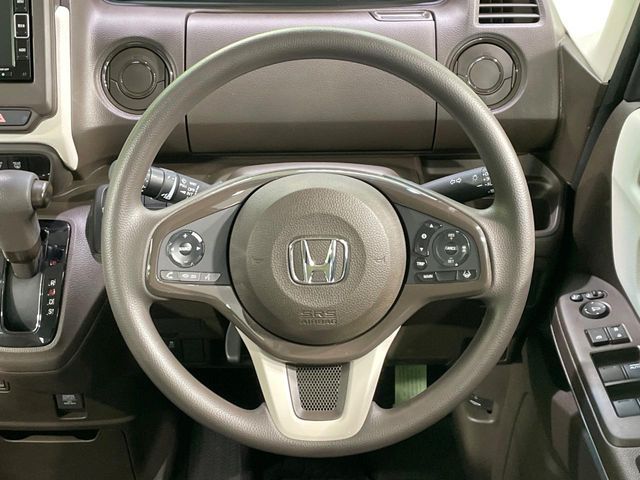 HONDA N BOX 2022 Image 31