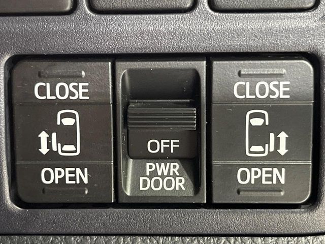 TOYOTA VOXY 4WD 2016 Image 31