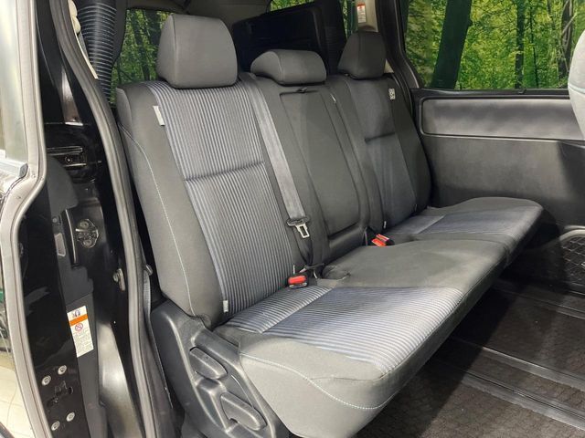 TOYOTA VOXY 4WD 2016 Image 31