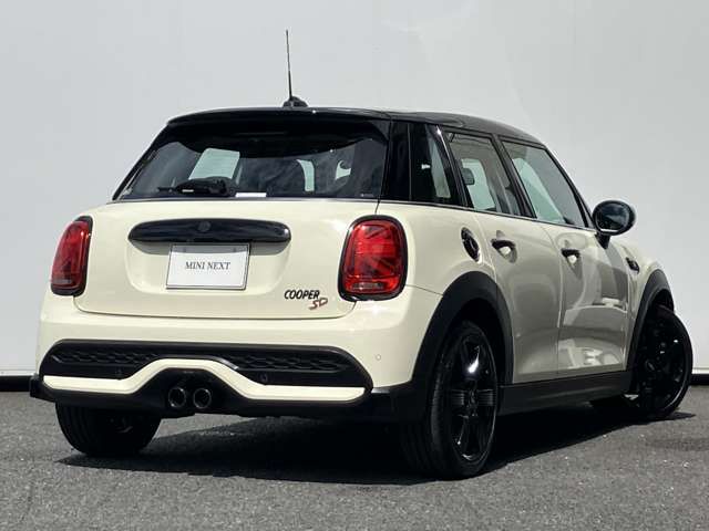 BMW MINI COOPER SD 5DOOR 2021 Image 31