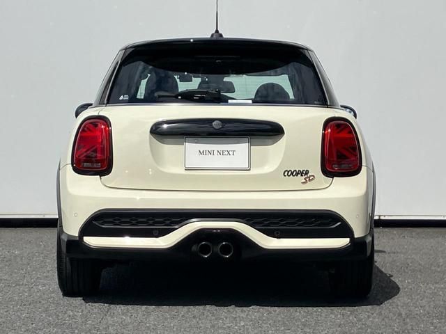 BMW MINI COOPER SD 5DOOR 2021 Image 31