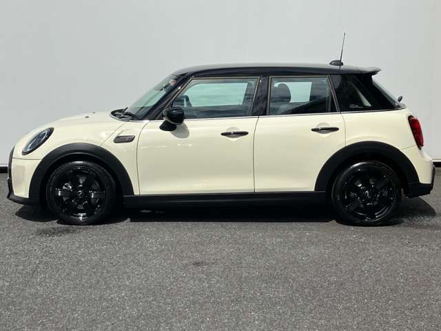 BMW MINI COOPER SD 5DOOR 2021 Image 31