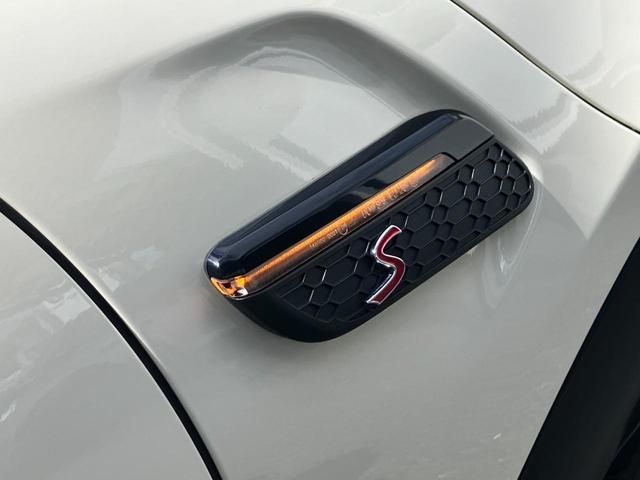 BMW MINI COOPER SD 5DOOR 2021 Image 31