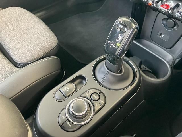 BMW MINI COOPER SD 5DOOR 2021 Image 31