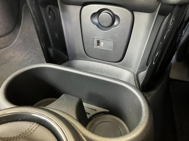 BMW MINI COOPER SD 5DOOR 2021 Image 31