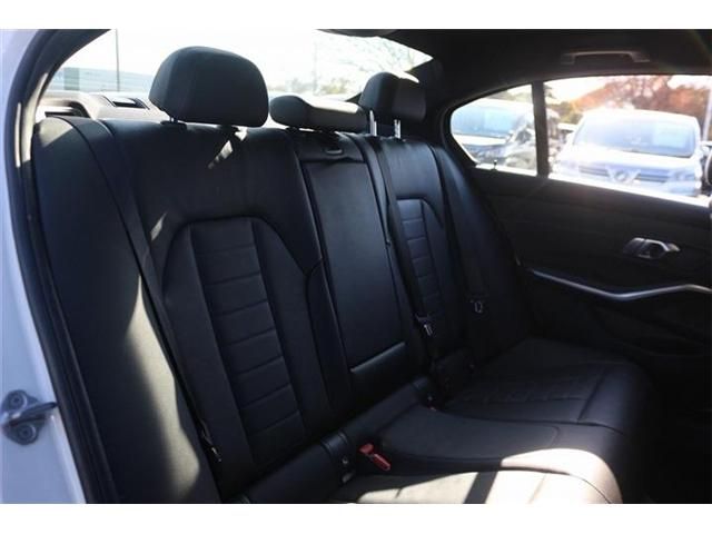 BMW 3SERIES SEDAN 2019 Image 31