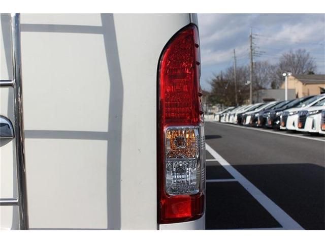 TOYOTA HIACE VAN 2WD 2022 Image 31