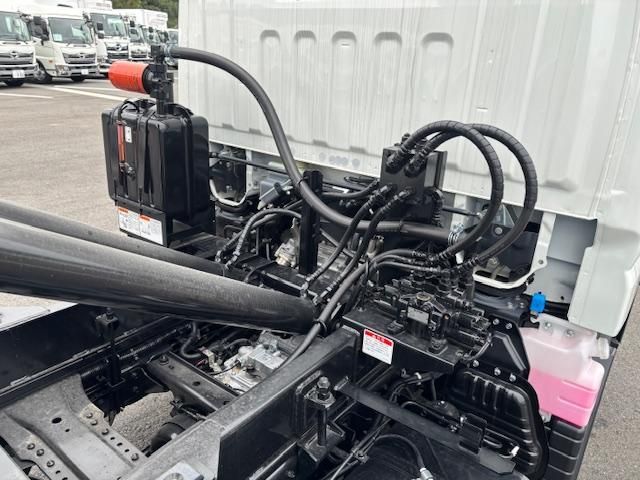 MITSUBISHI CANTER 2025 Image 31