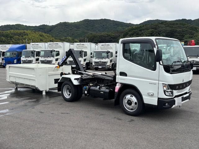 MITSUBISHI CANTER 2025 Image 31
