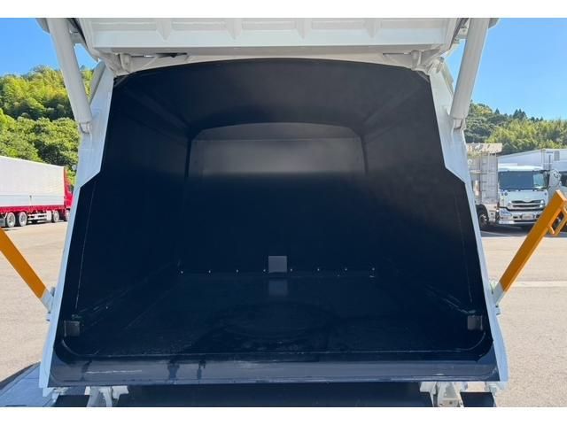 MITSUBISHI CANTER 2025 Image 31