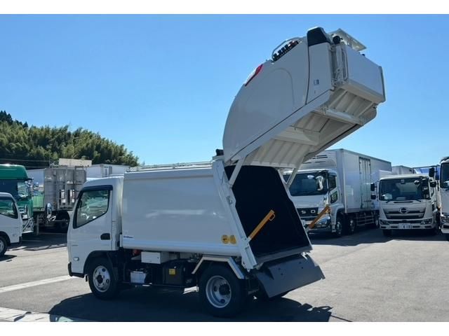 MITSUBISHI CANTER 2025 Image 31
