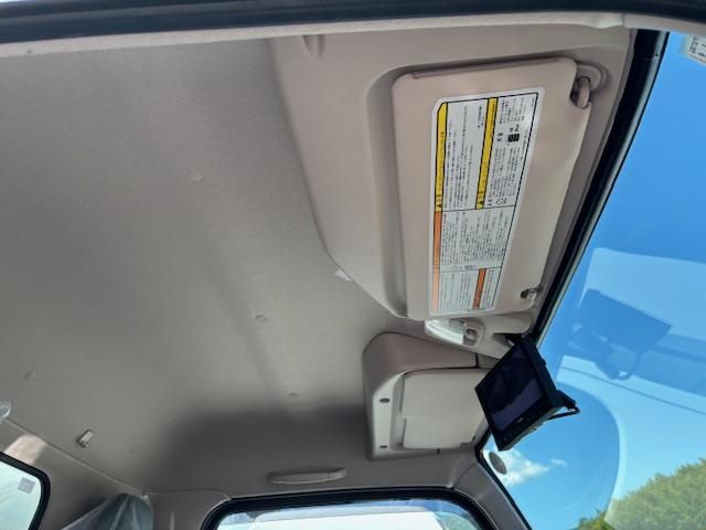 MITSUBISHI CANTER 2025 Image 31