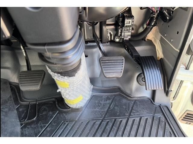 MITSUBISHI CANTER 2025 Image 31