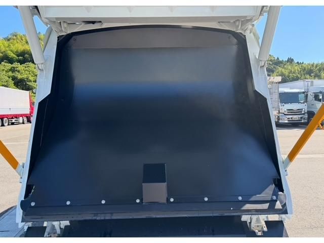 MITSUBISHI CANTER 2025 Image 31