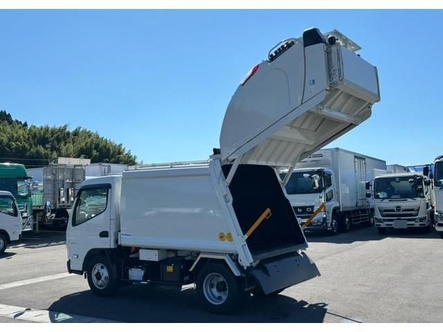 MITSUBISHI CANTER 2025 Image 31
