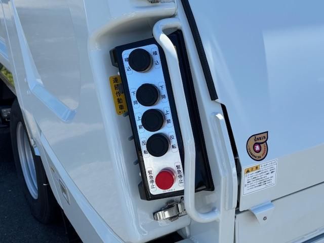 MITSUBISHI CANTER 2025 Image 31