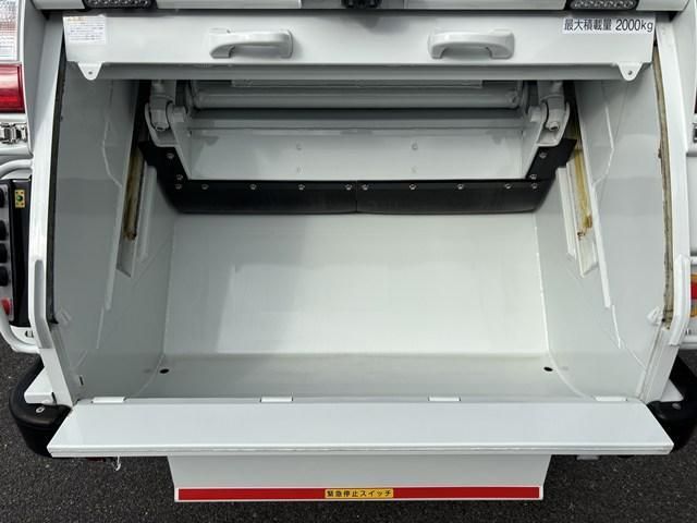 MITSUBISHI CANTER 2025 Image 31