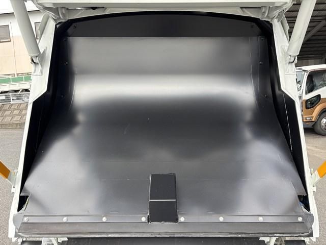 MITSUBISHI CANTER 2025 Image 31