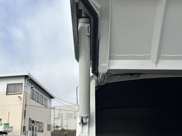 MITSUBISHI CANTER 2025 Image 31