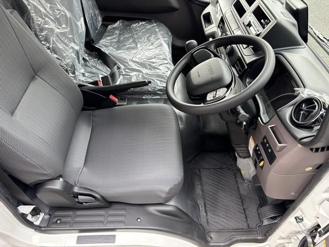 MITSUBISHI CANTER 2025 Image 31