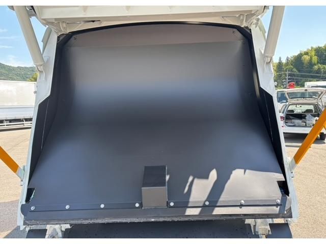 MITSUBISHI CANTER 2025 Image 31