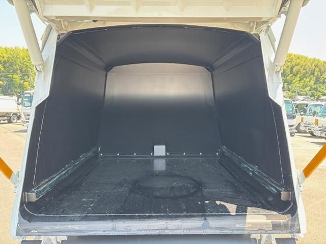 MITSUBISHI CANTER 2025 Image 31